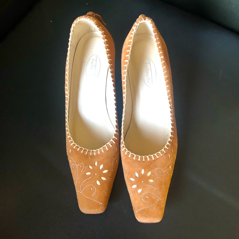 Fall Suede Kitten Heel Shoes